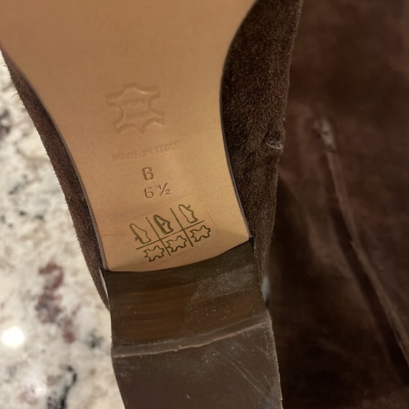 Brown suede boots - Picture 3 of 8